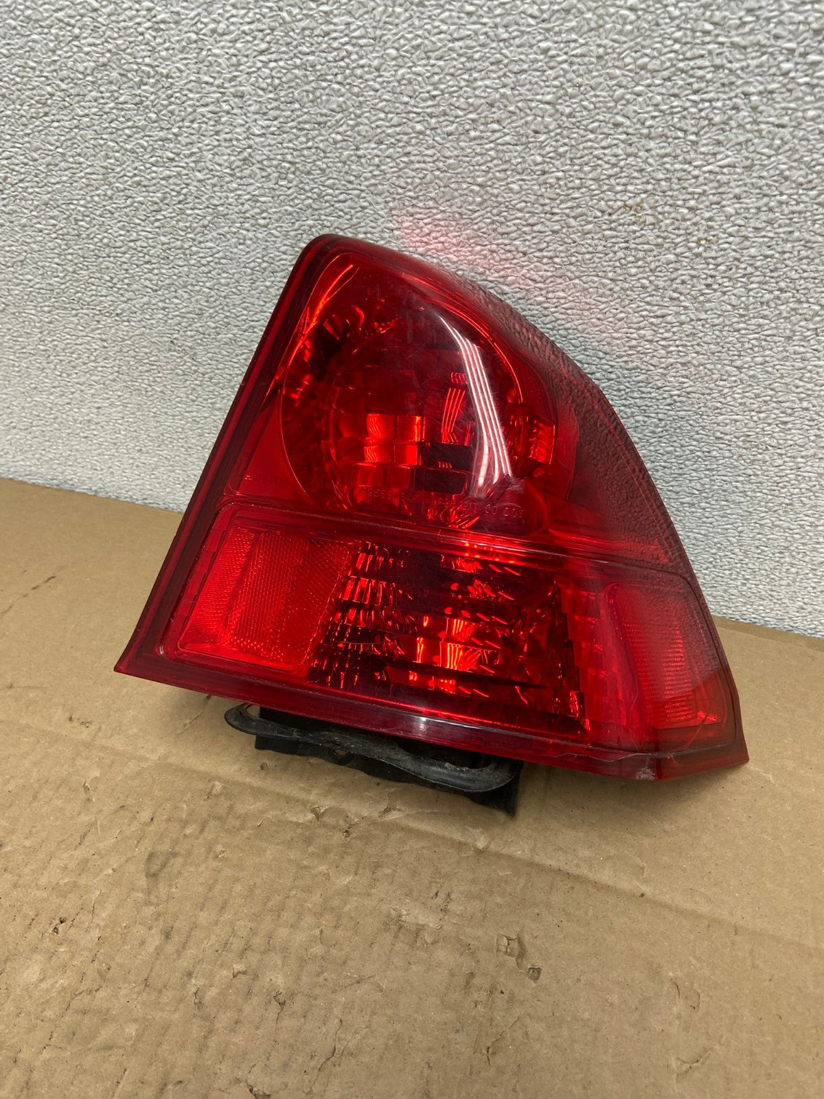 2003 2004 2005 Honda Civic Sedan Right Passenger RH Tail Light OEM AB6260 LK0