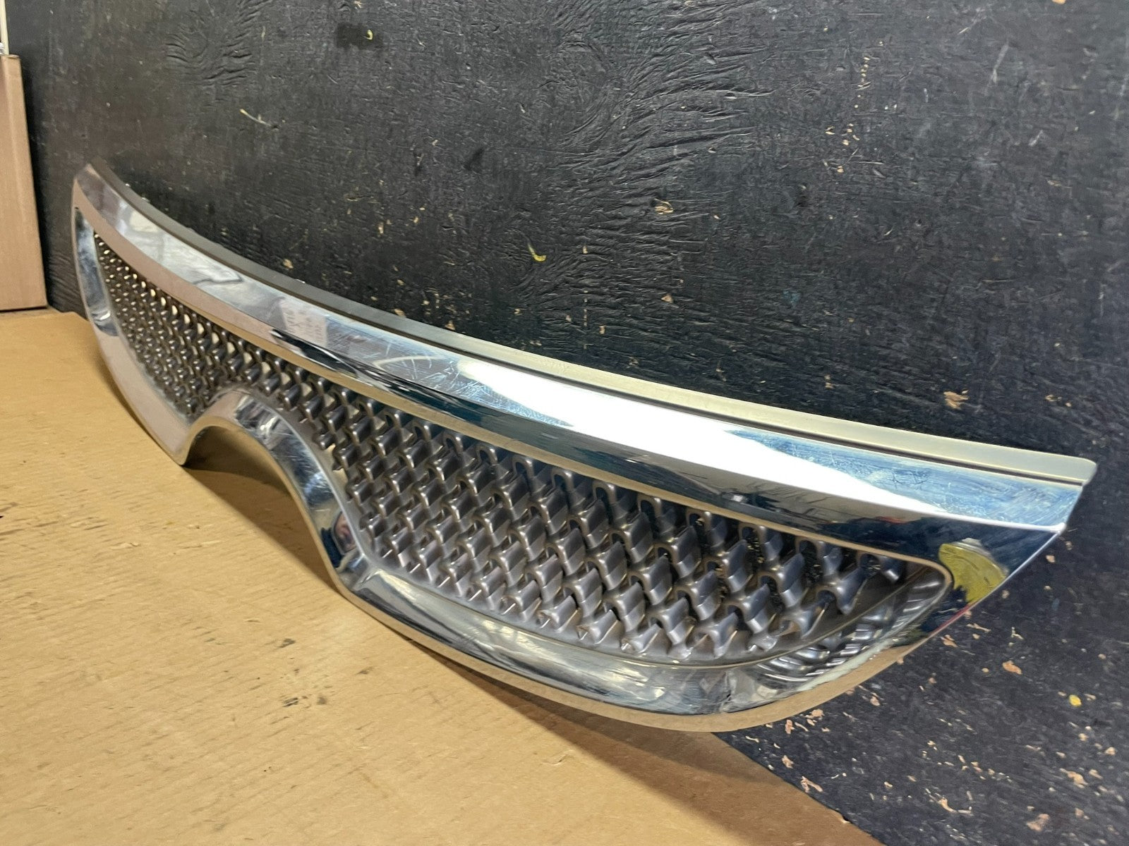 2007 to 2011 Hyundai Veracruz Chrome Grille Grill OEM aa2413 DG2