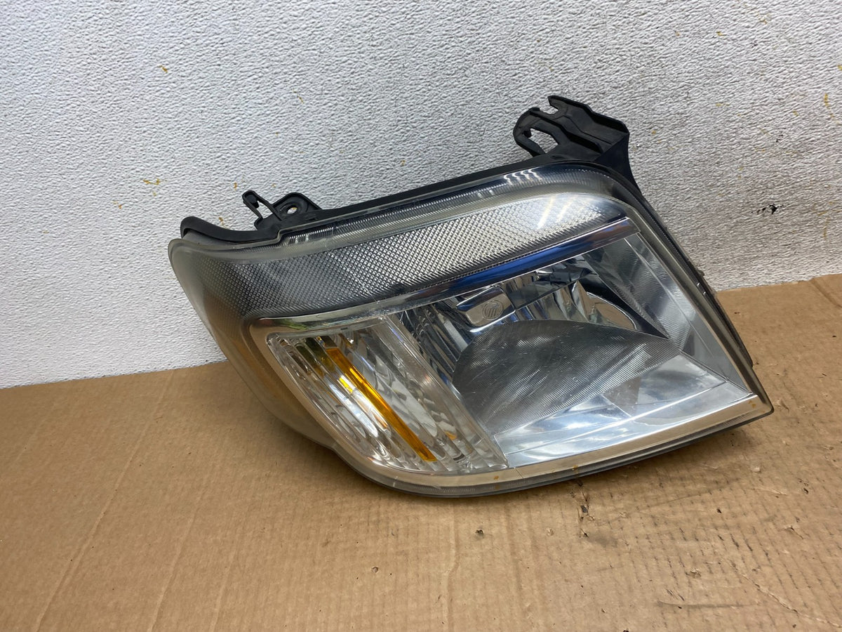 2008 to 2011 Mercury Mariner Right Passenger RH Side Halogen Headlight AI4510 DW0