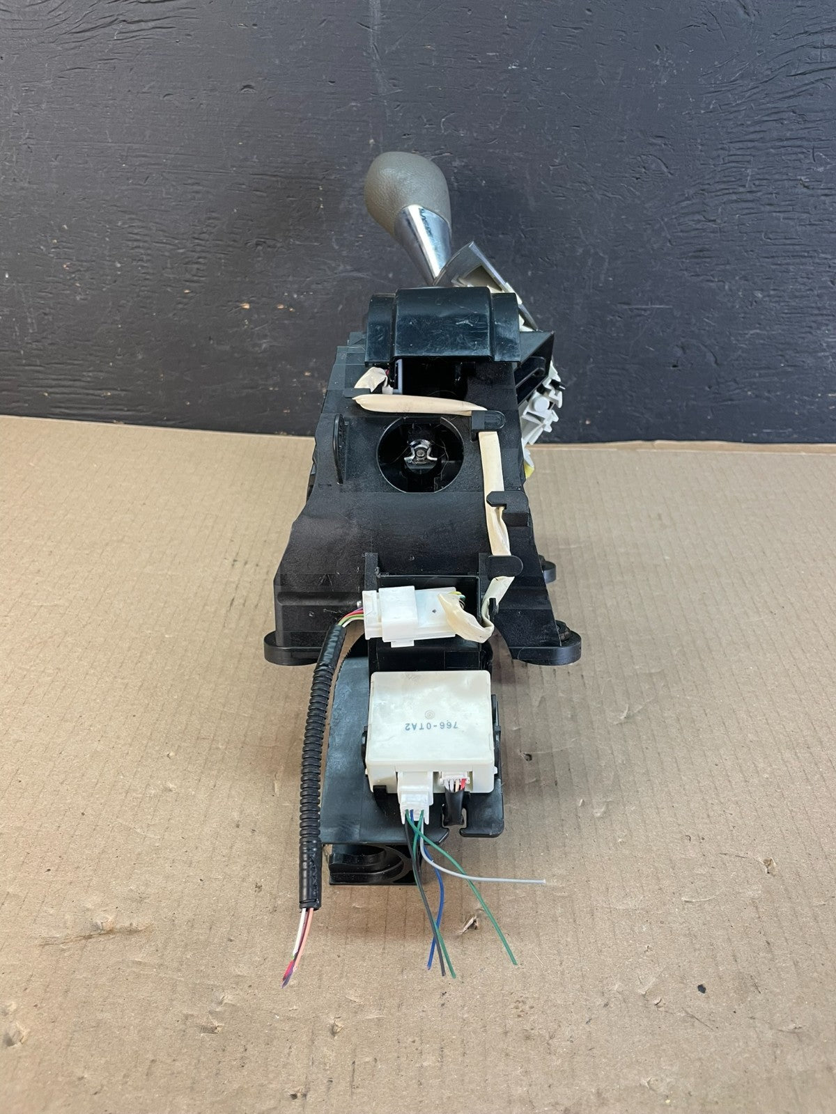 2009 to 2013 Toyota Venza Shifter Shift Gear Select Control 33560-0T020 AE34437