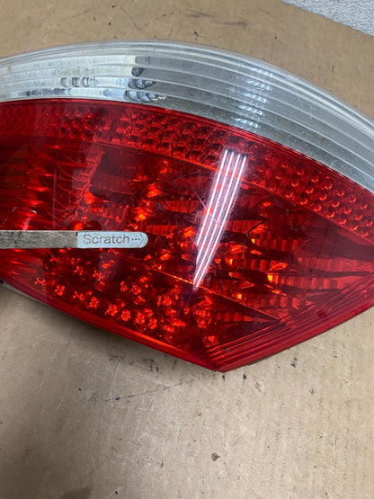 2002 to 2005 BMW 7-Series 745i 760i Right Passenger RH Side Tail Light Oem R48023