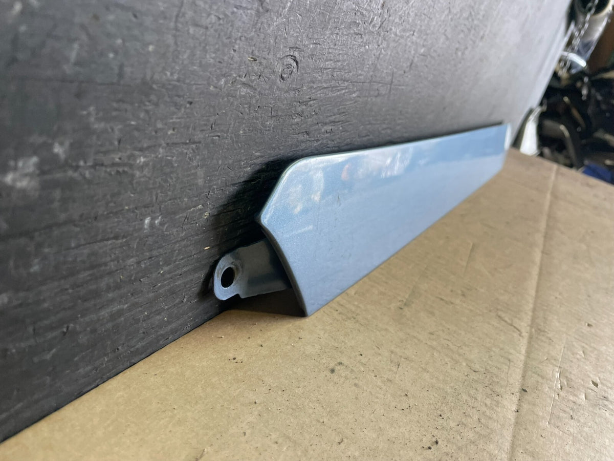 2005 to 2010 Honda Odyssey Right Side Rail Cover Quarter Trim Molding J3923 DG2