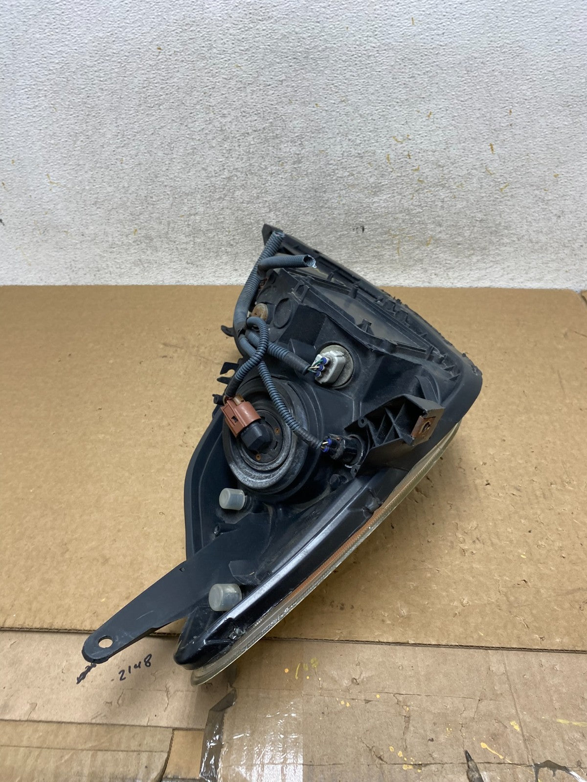 2004-2005 Toyota Sienna Left Driver LH Side Halogen Headlight AI3648 DW8