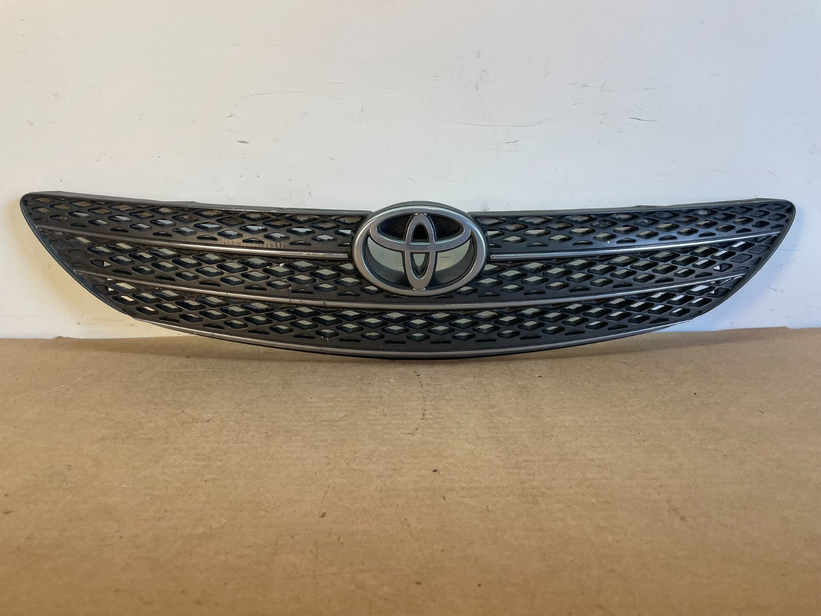 2002 2003 2004 Toyota Camry Front Upper Grill Grille AF8706 DG0