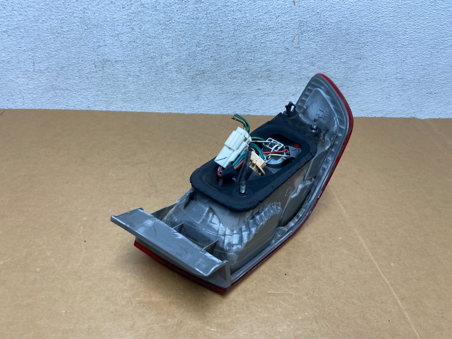 2000 to 2001 Toyota Camry Right Passenger Rh Tail Light AD8907 DW5
