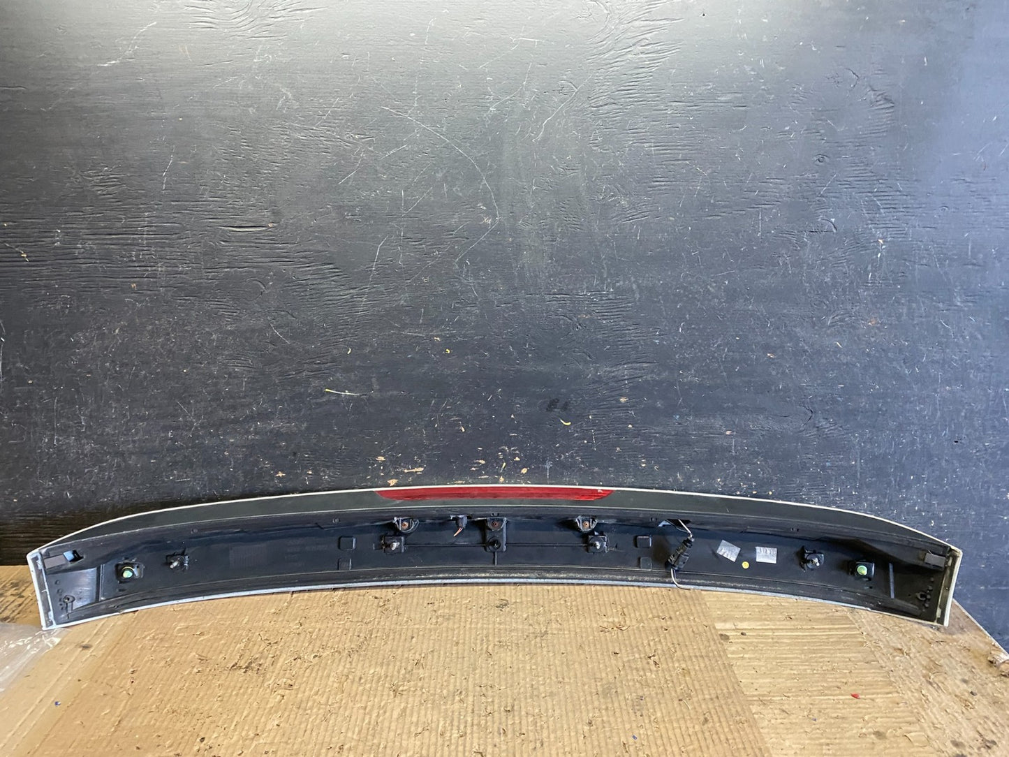 2007 to 2009 AUDI Q7 Rear Tailgate Spoiler W/ 3RD Third Brake Light OEM x0002 DG12