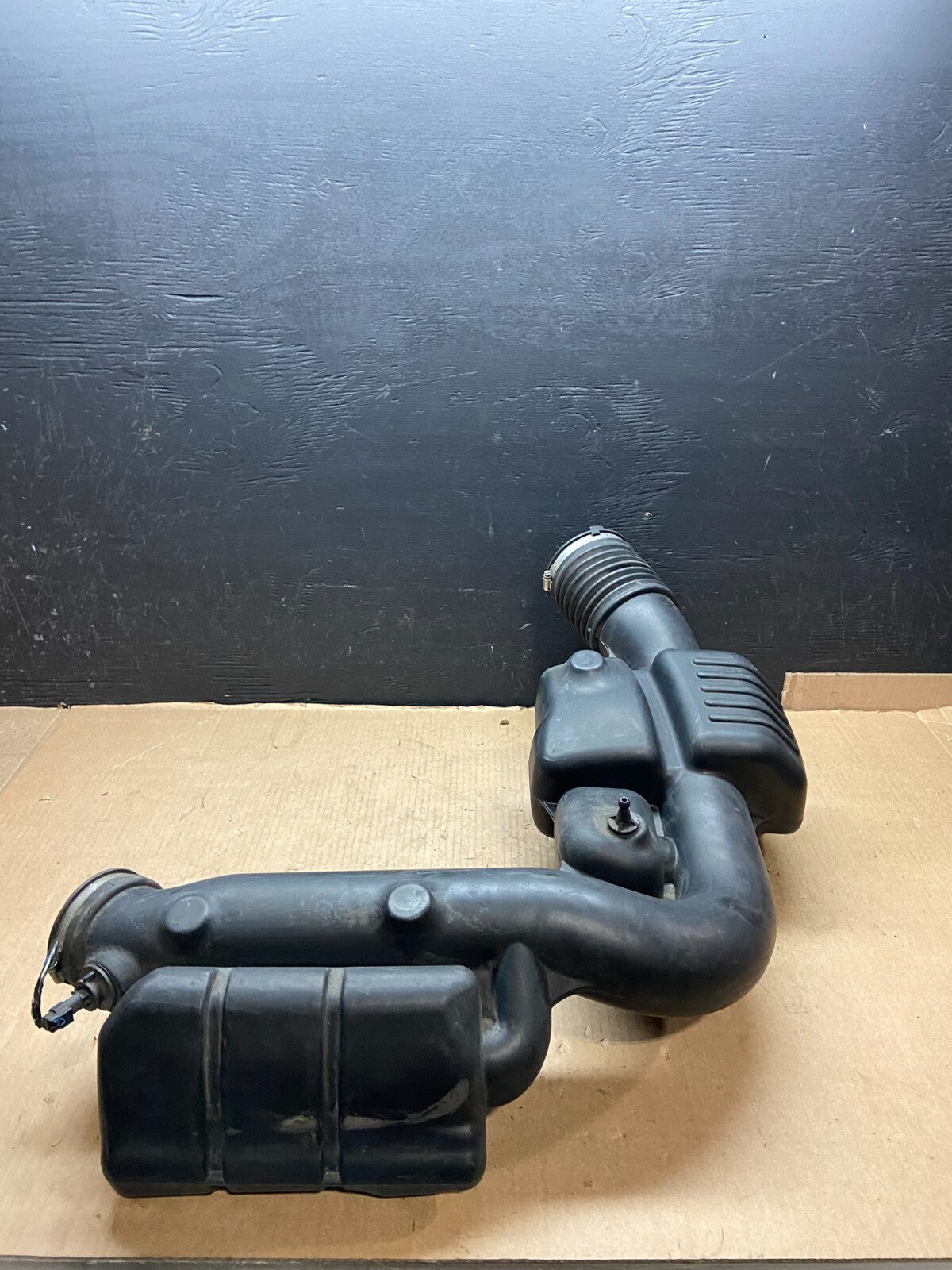 2011 - 2013 Dodge Durango 3.6L Resonator Air Intake Tube E4166 PS1