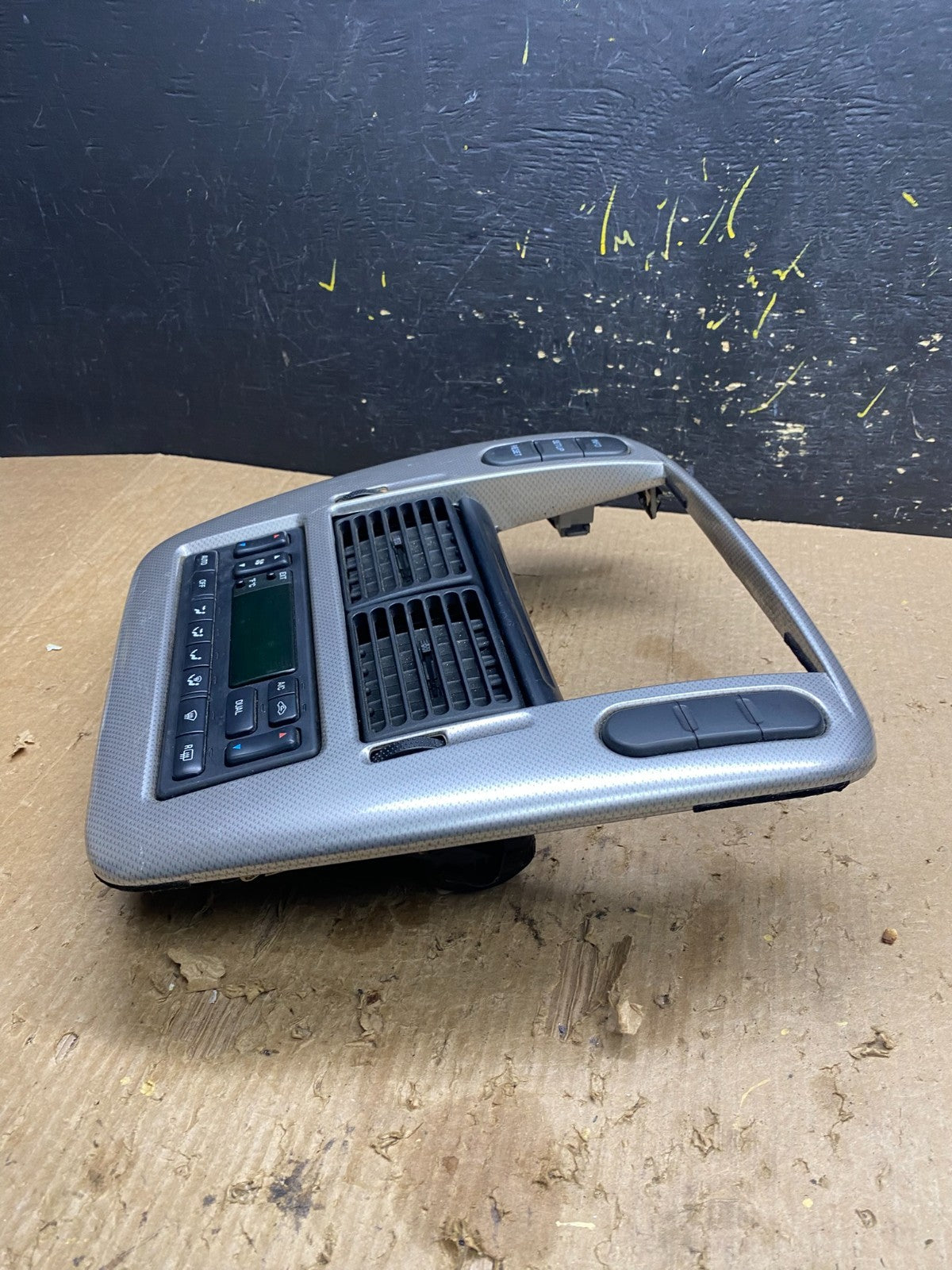 2002 to 2005 Ford Explorer Radio Dash Bezel Climate Control Air Vent AA8994 DG2