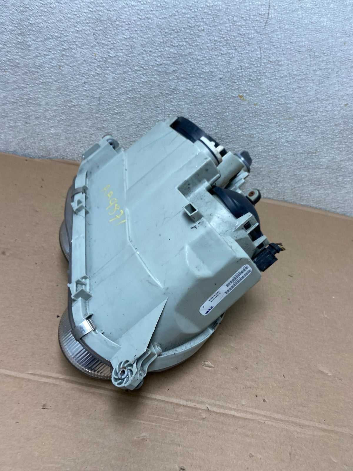 2005 to 2007 Mercedes-Benz C-Class Left Driver LH Side Headlight OEM AA9871 DW6