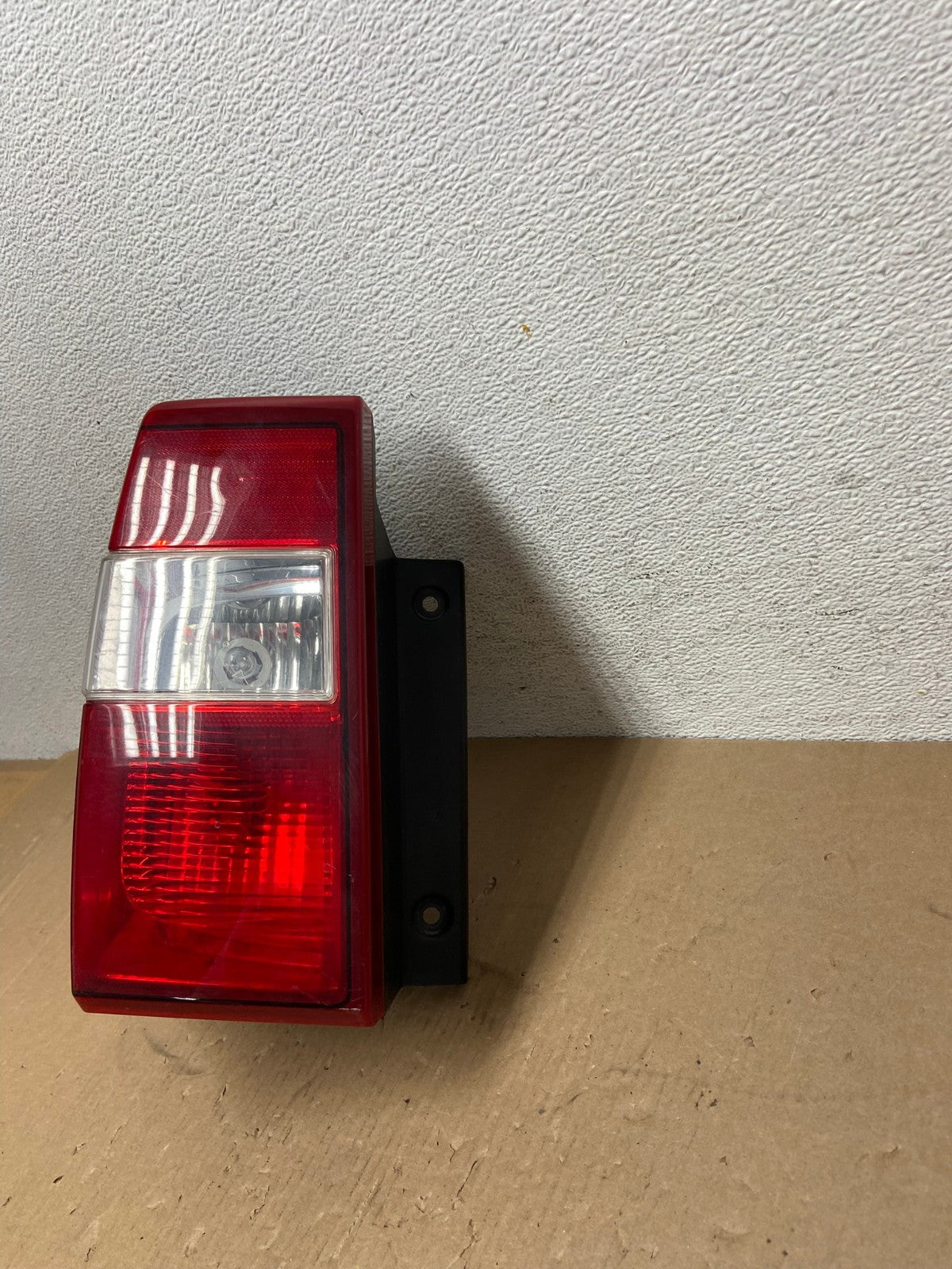 2007 to 2012 Ford Expedition Left Driver LH Side Tail light AD7689 LK2