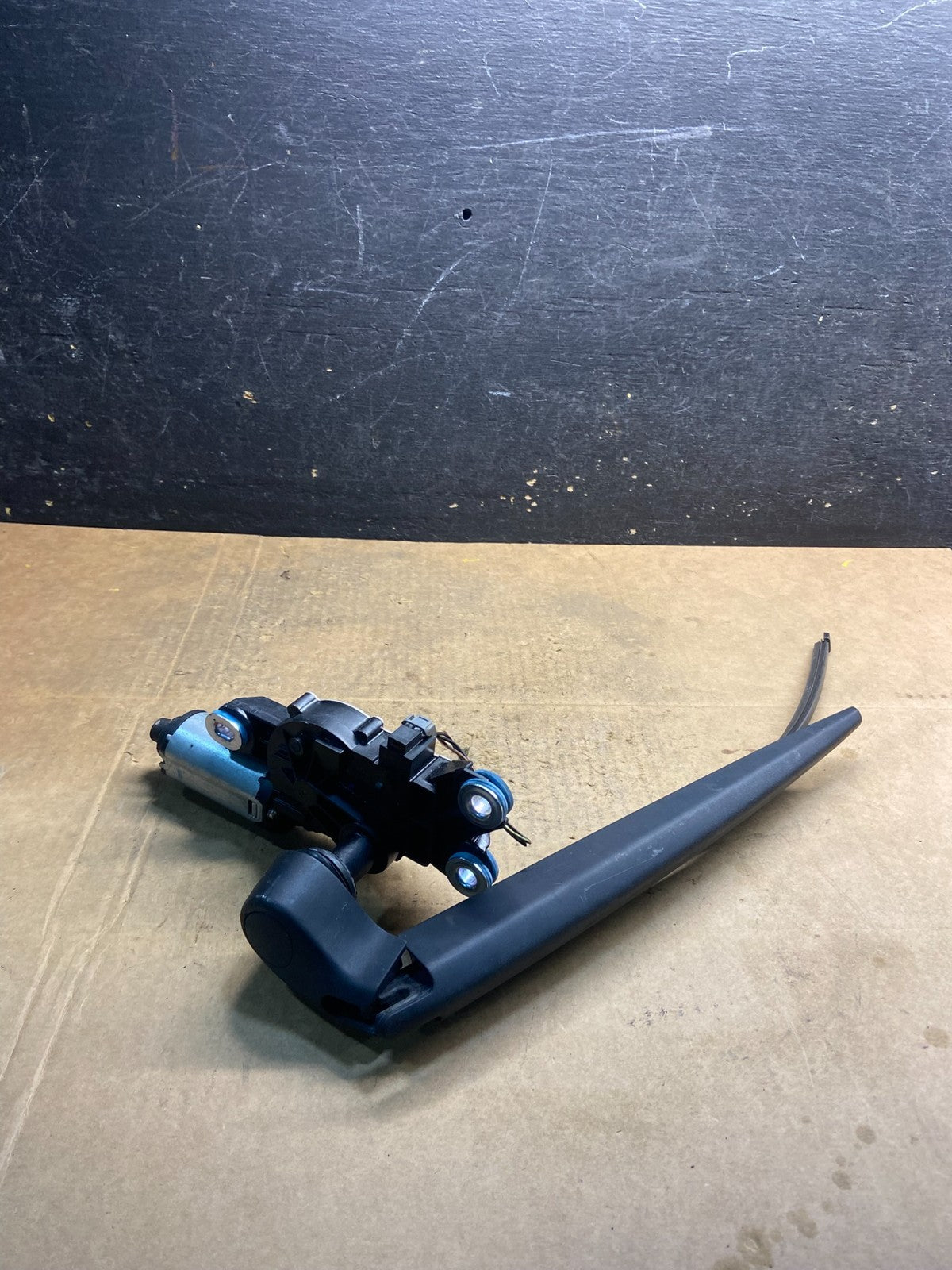 2008-2016 Volvo V70 XC60 XC70 Tailgate Back Door Rear Wiper Motor Wiper Y4611 DG1