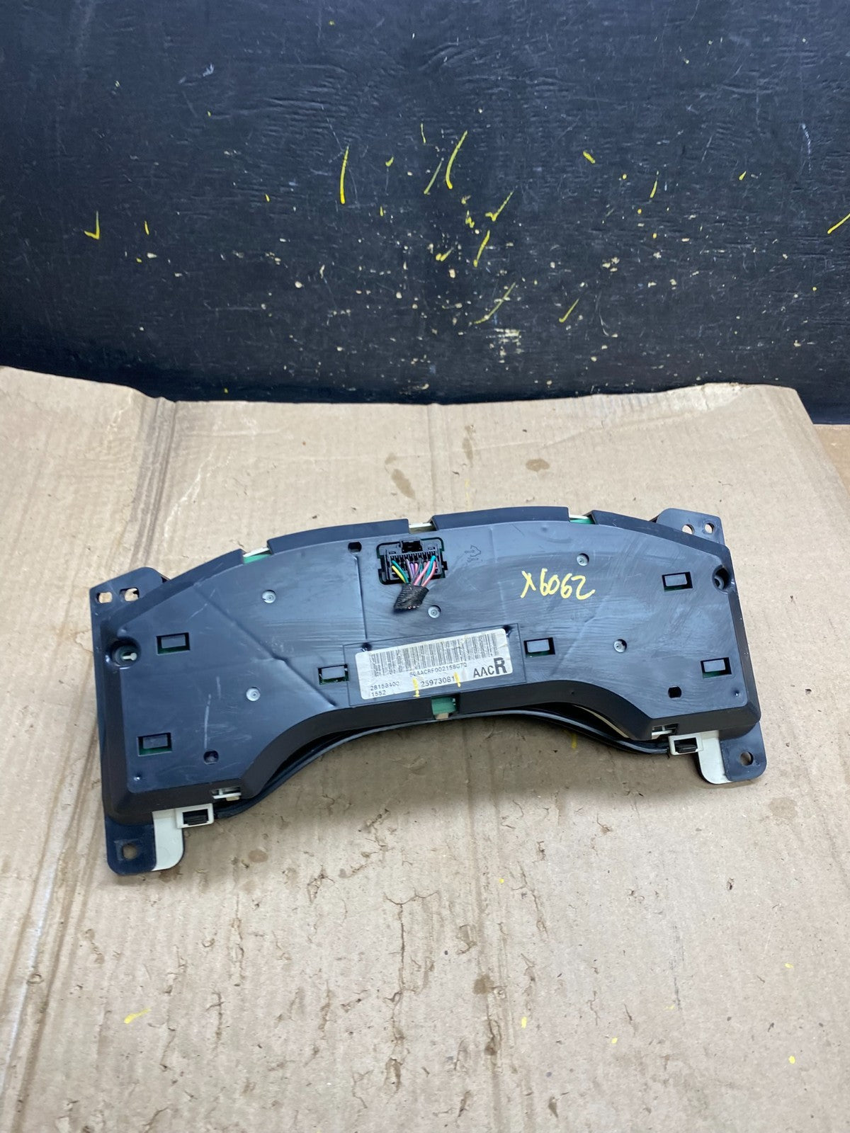 2010 - 2012 Chevrolet Express 2500 3500 Speedometer Cluster Gauge OEM X6062 DG4