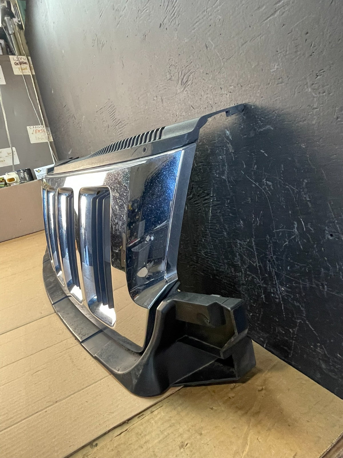 2011 to 2013 Jeep Grand Cherokee Front Upper Grill Grille OEM AC2073 DG1