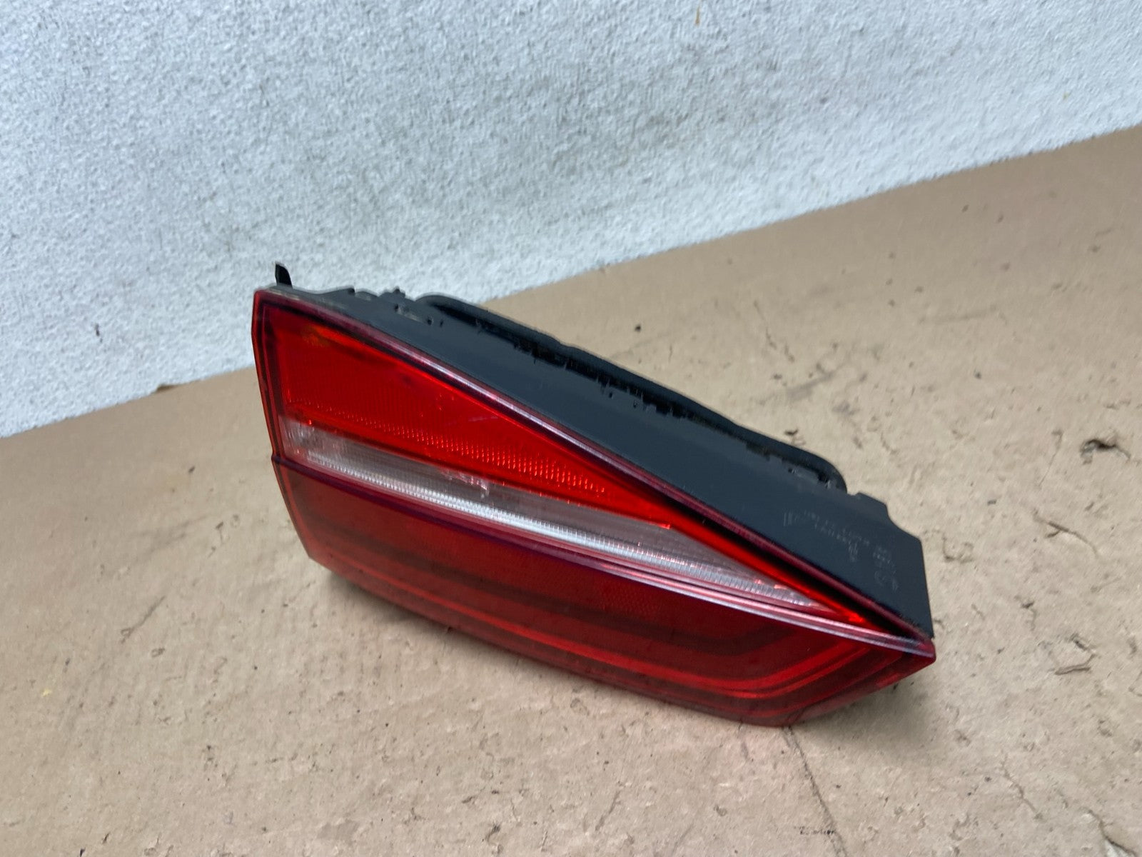 2015 - 2018 Volkswagen Jetta Right Passenger Side Tail Light Inner AG5662 DW1