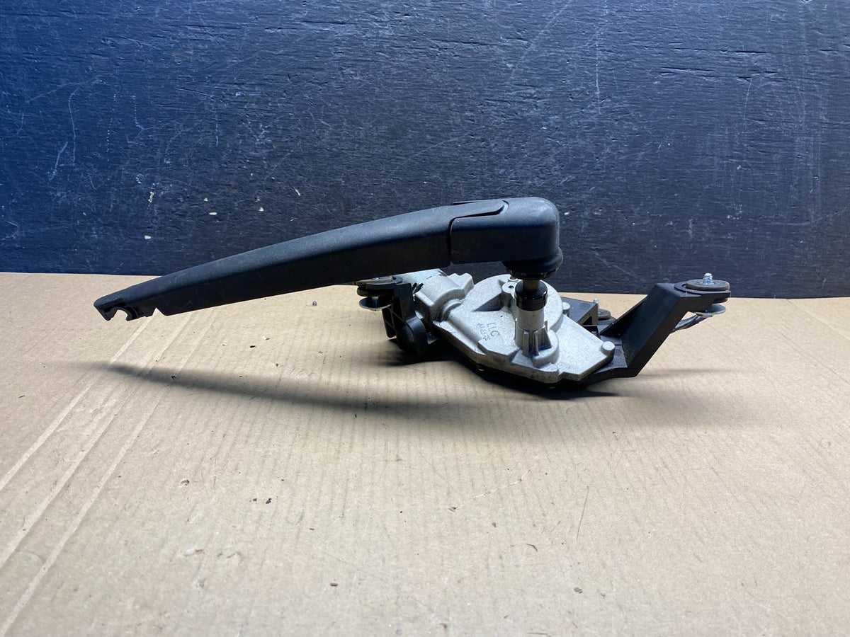 2015-2021 Kia Sedona Entourage Rear Glass Windshield Wiper Motor AG3541 DG3