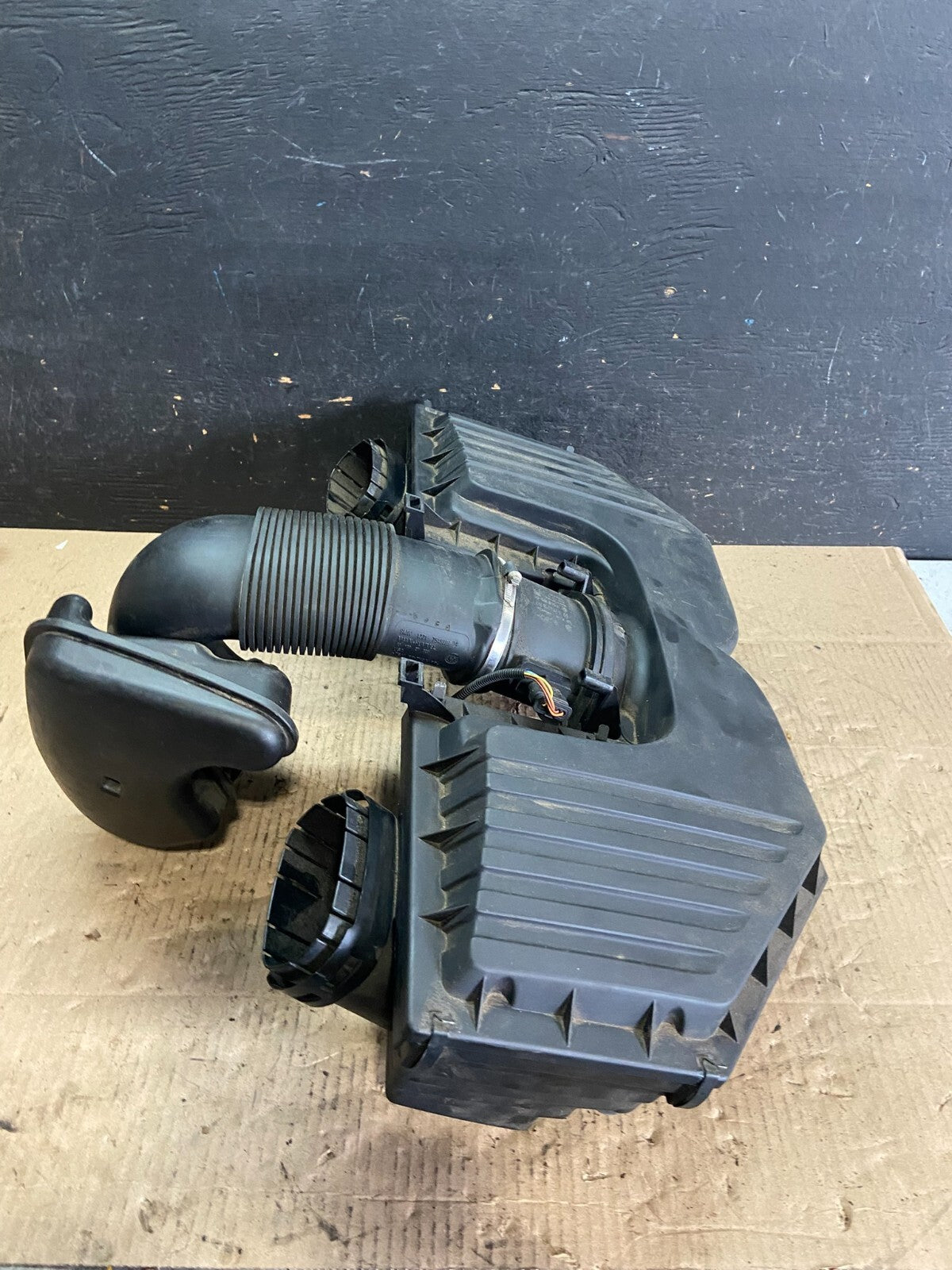 2007 to 2010 BMW E70 X5 N62 Air Intake Cleaner Filter 7548896 OEM O0620 DG2