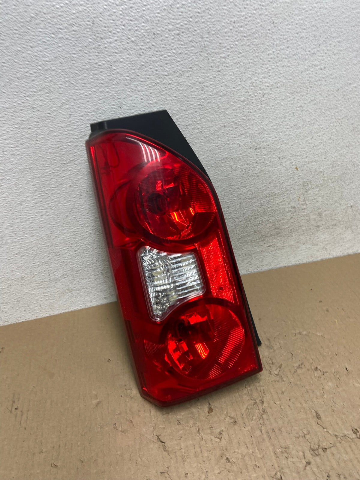 2005 to 2015 Nissan Xterra Tail light Left Driver Lh Side AE9823 LK2