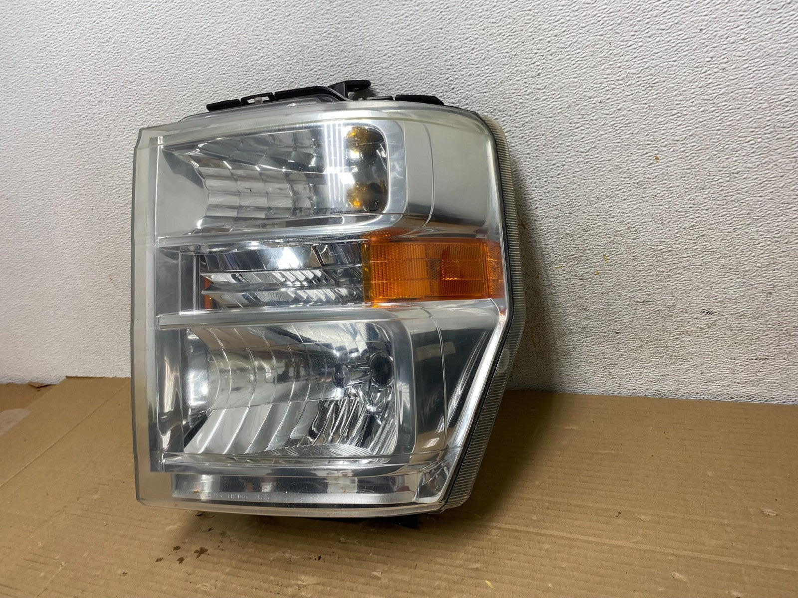 2008-2014 Ford Econoline E150 E250 E350 Left Driver LH Headlight AH0552 DW2