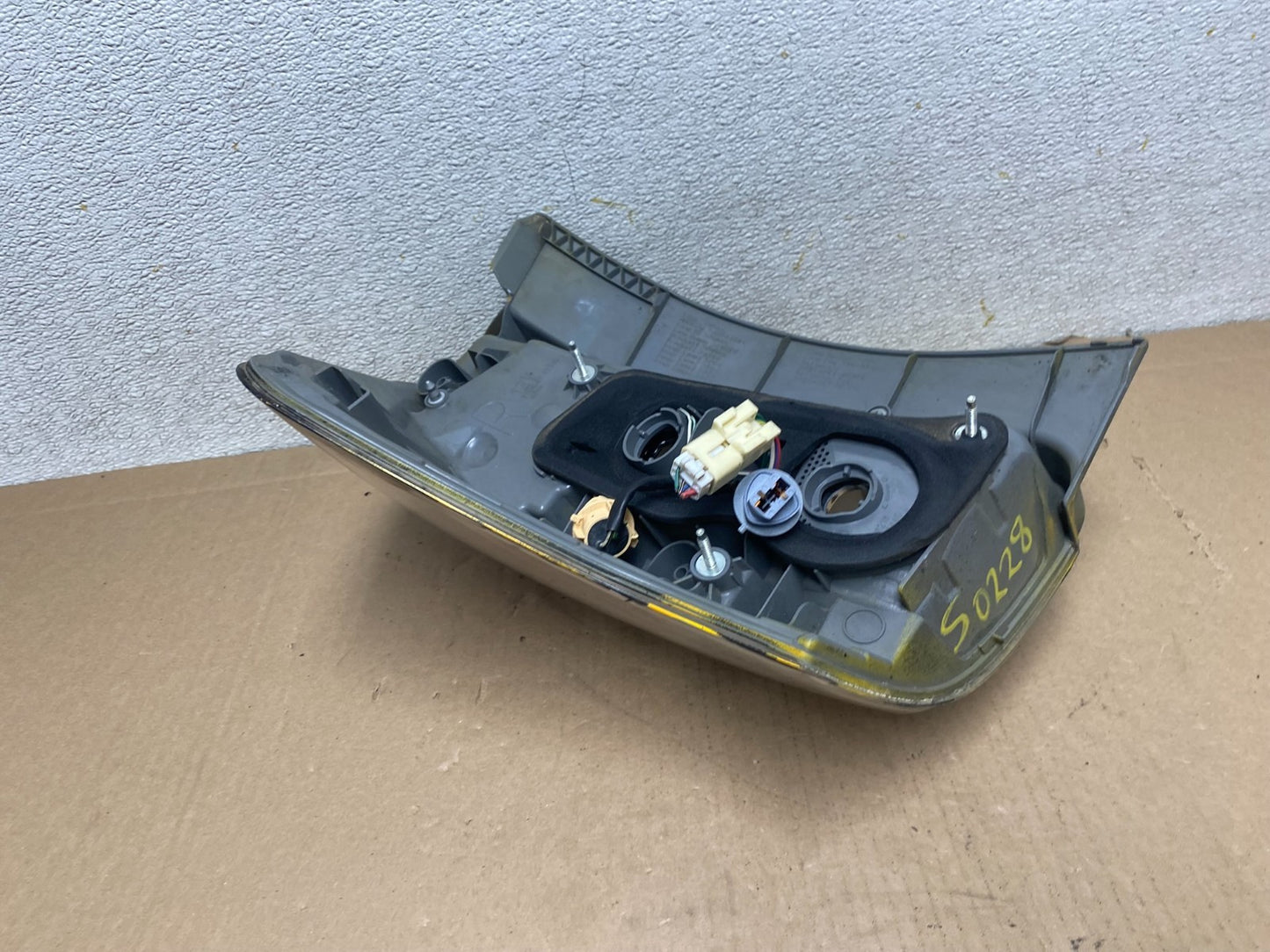 2015 to 2018 Toyota Prius V LED Right Passenger RH Tail Light Oem s0228 DG7