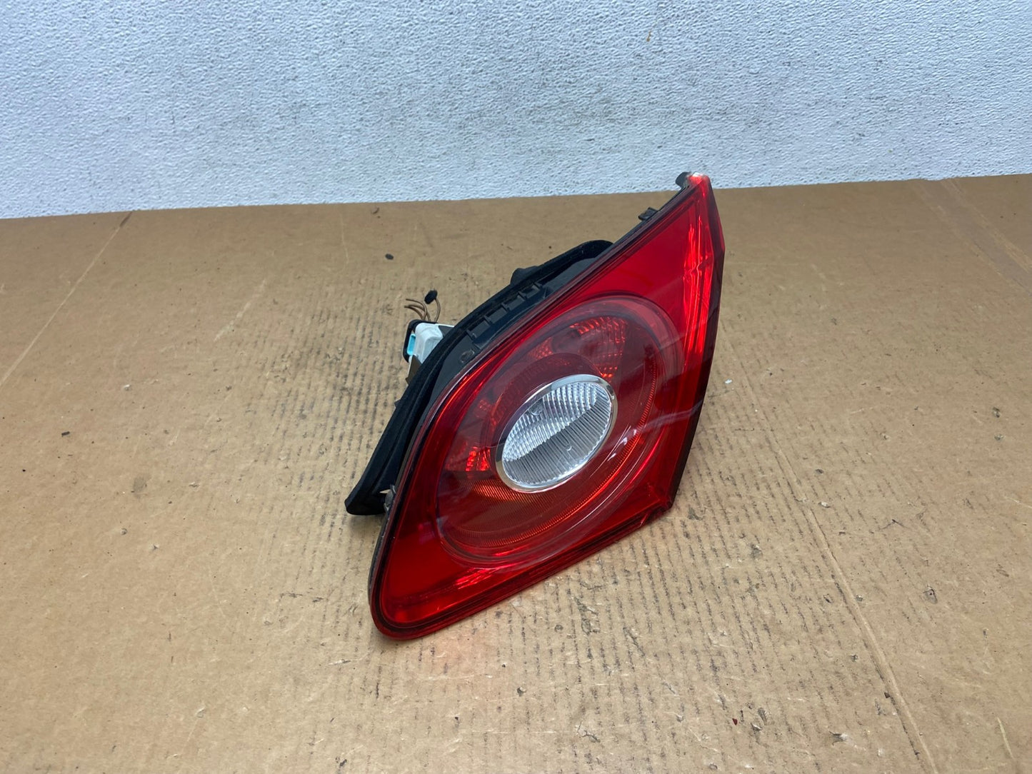 2009-2012 Volkswagen CC Right Passenger RH Side Tail Light Inner Trunk AE0652 LK2