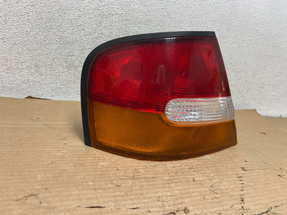 1998 1999 Nissan Altima Tail Light Left Driver Lh Side AG9066 LK1