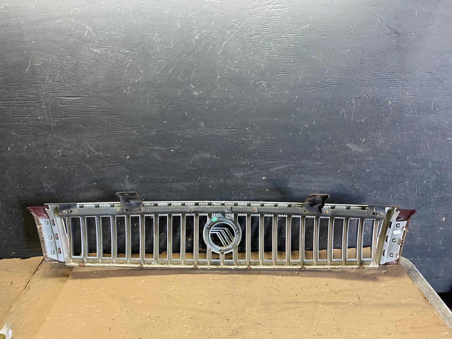 2005 2006 2007 Mercury Montego Front Upper Grill Grille r2263 DG6