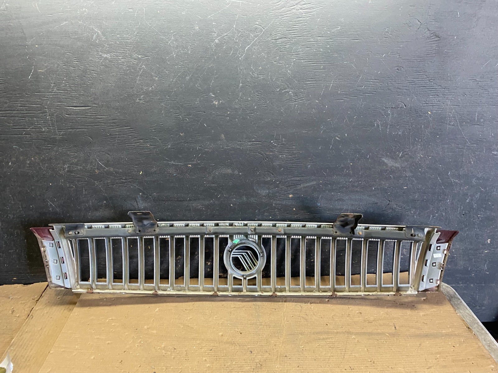 2005 2006 2007 Mercury Montego Front Upper Grill Grille r2263 DG6