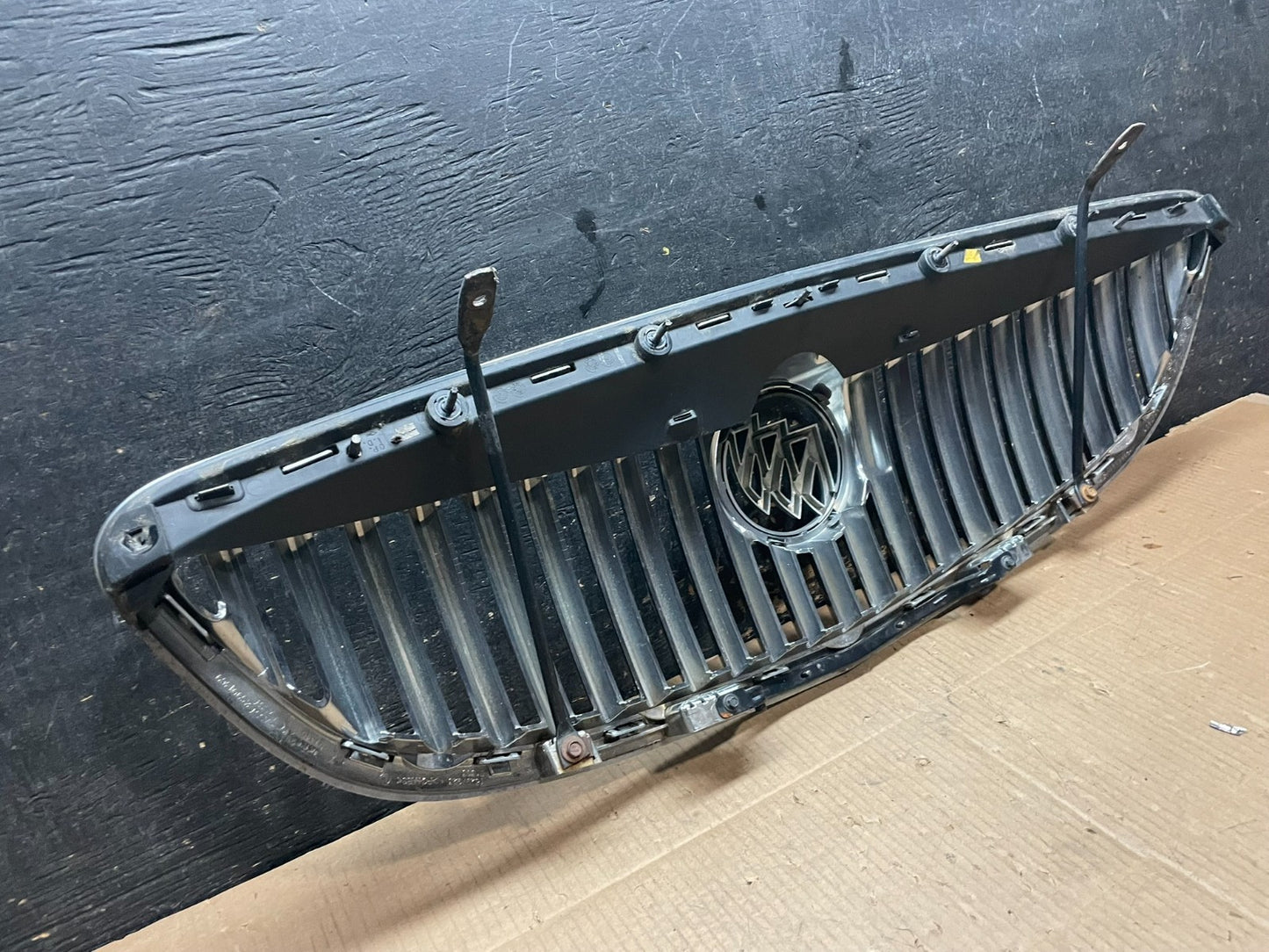 2008 to 2012 Buick Enclave Front Upper Grill Grille Oem y1807 DG4