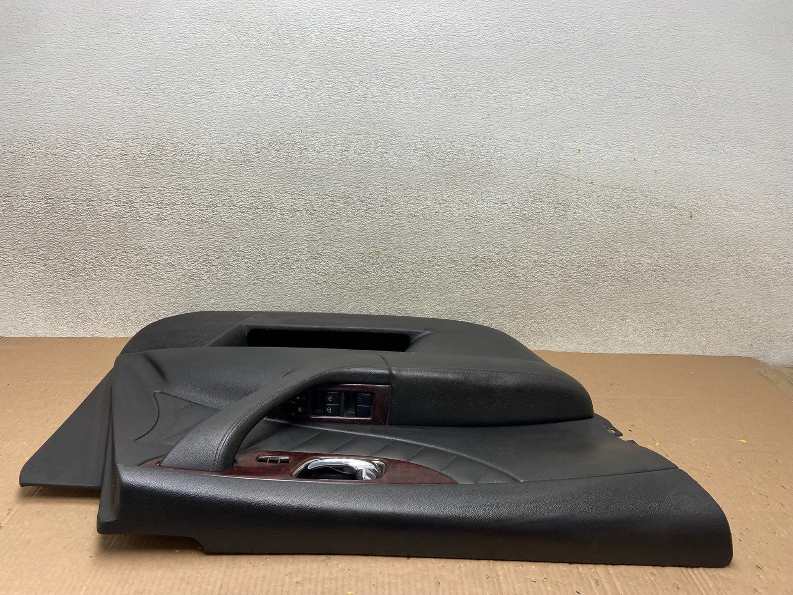 2009 to 2012 Infiniti EX35 Front Left Driver LH Door Trim Panel Y3198 DG5
