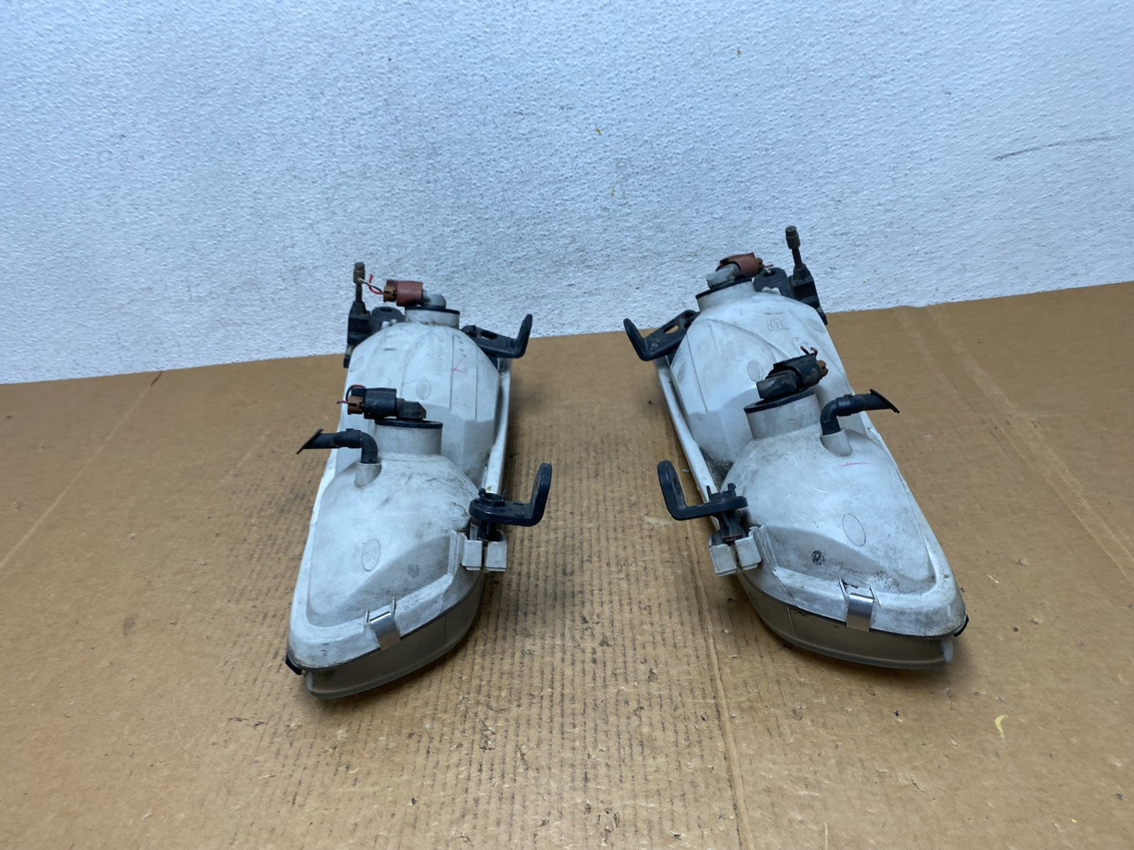 2000 to 2001 Toyota Camry Front Left+Right Side Headlights AE1144 DW8