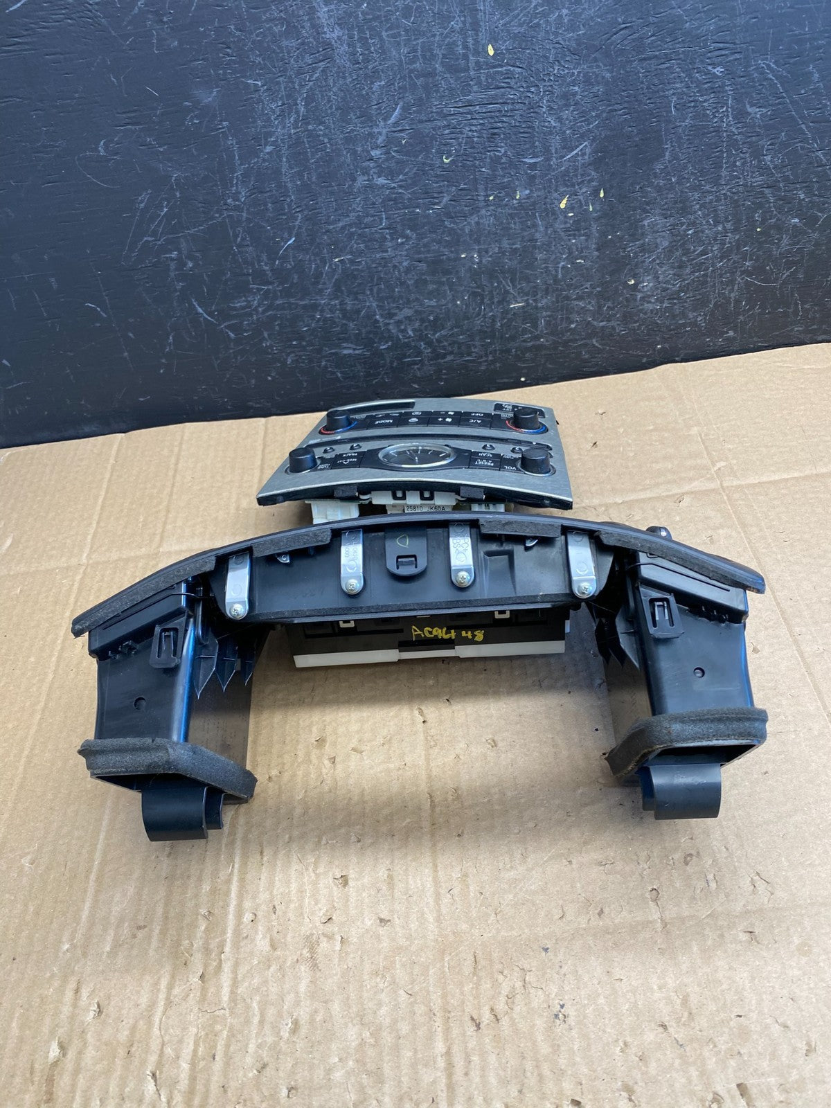 2007 to 2010 Infiniti G35 G37 Radio Player Climate Control Panel Bezel ac9448 DG3