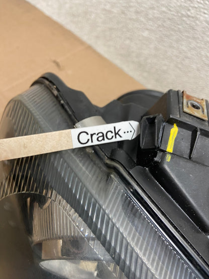 2004 to 2006 Chrysler Pacifica Headlight Right Passenger Halogen OEM Y1038 DW5