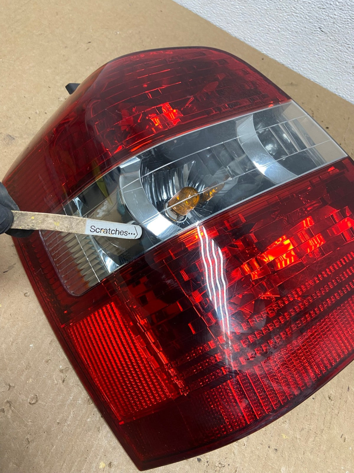 2004-2007 Toyota Highlander Left Driver LH Side Tail Light OEM AC1388 LK3