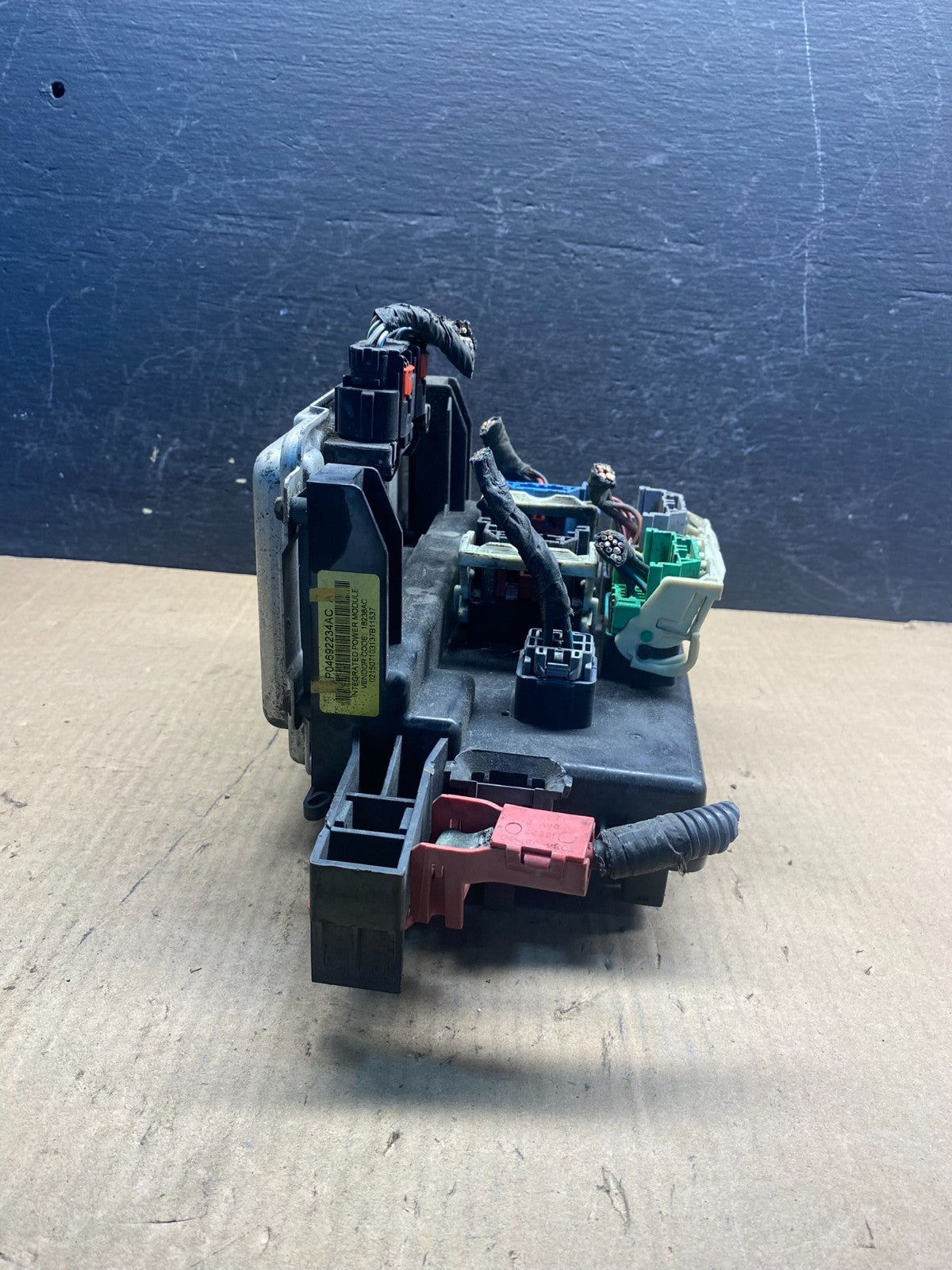 2006 2007 Chrysler 300 Totally Integrated Power Module Fuse Box TIPM AE7786 DW2
