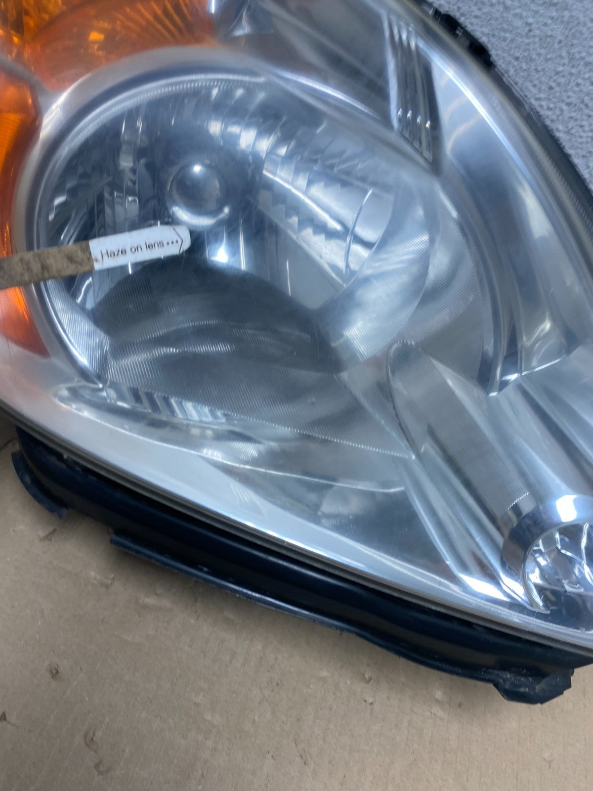 2002 to 2004 Honda CRV CR-V Right Passenger RH Halogen Headlight AG5840 DW4