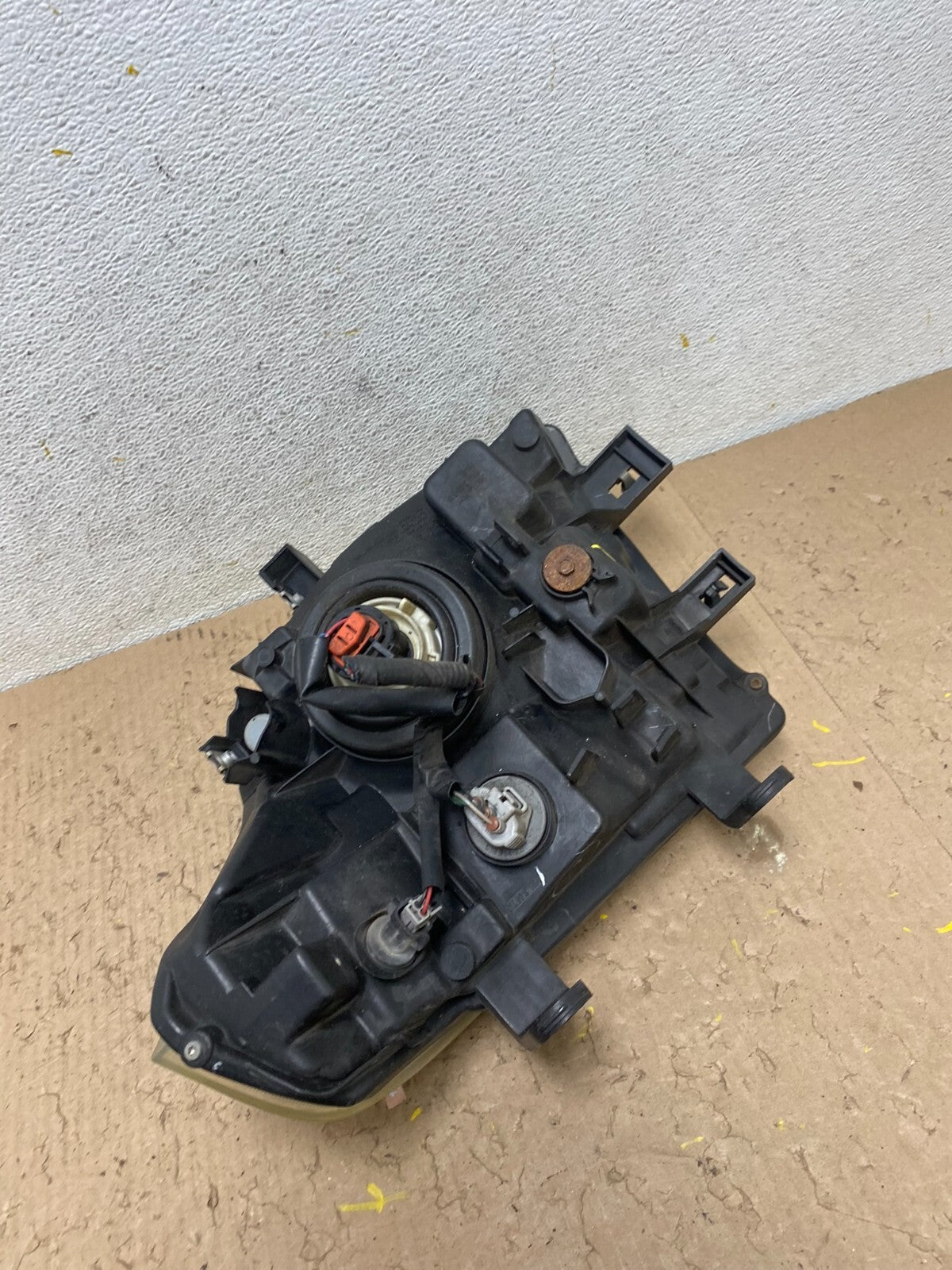 2005 to 2007 Nissan Pathfinder Halogen Headlight Right Passenger Oem D1092 DG18
