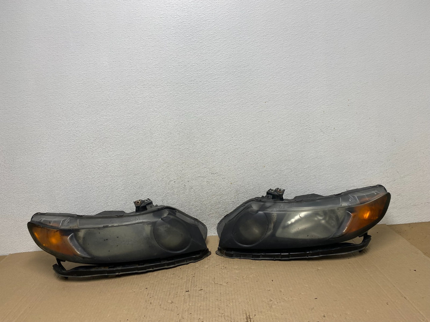 2006 - 2008 Honda Civic Sedan Headlights Halogen Left+Right AE9686 DW0