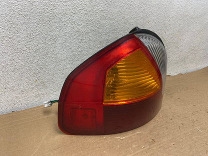 2001 - 2004 Hyundai Santa Fe Left Driver LH Side Tail Light AH8463 LK1