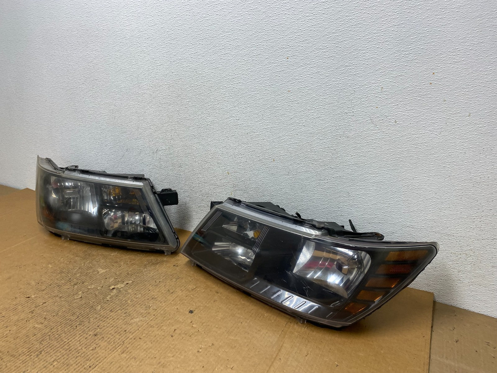 2009 to 2017 Dodge Journey Headlights Left+Right Set Halogen AE2811 DW1