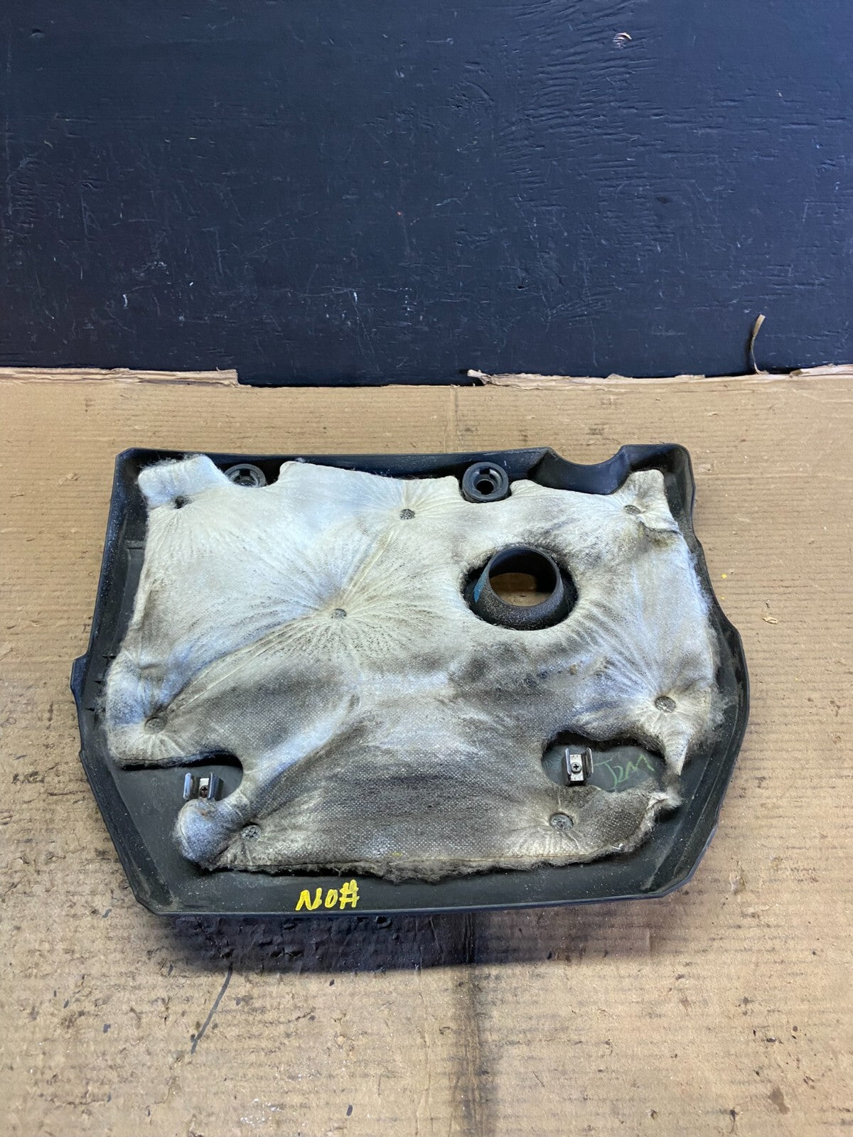 2004 to 2009 Mazda 3 DOHC 16 VALVE Engine Shield Top Cover E8336 PS4