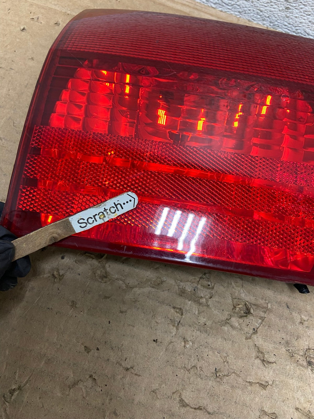 2004 - 2005 Toyota Sienna Left Driver LH Side Inner Tail Light AH9147 LK5