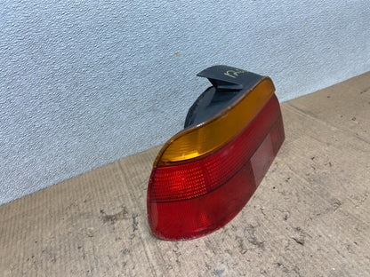 1996-2000 BMW 5-SERIES E39 528i 540i Left Driver Side LH Tail Light AA8586 LK2