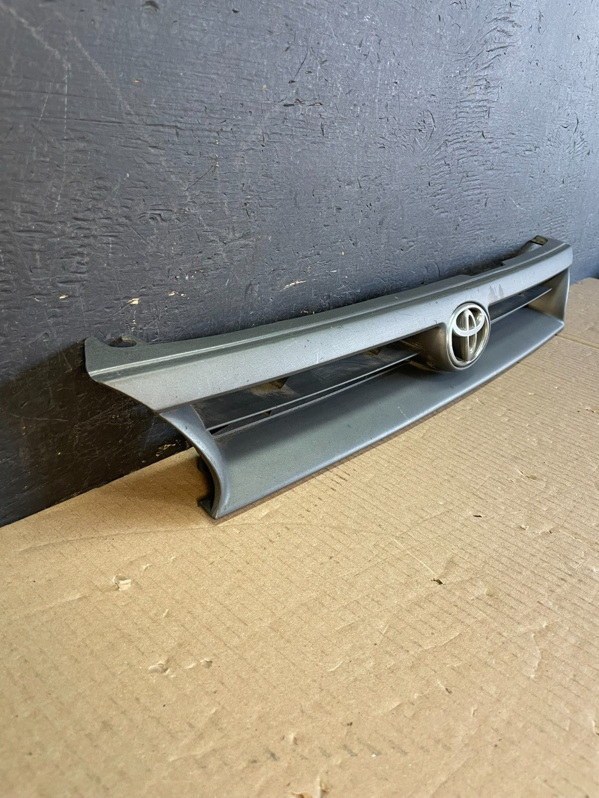 1993 to 1995 Toyota Corolla Front Grill Grille AE37912