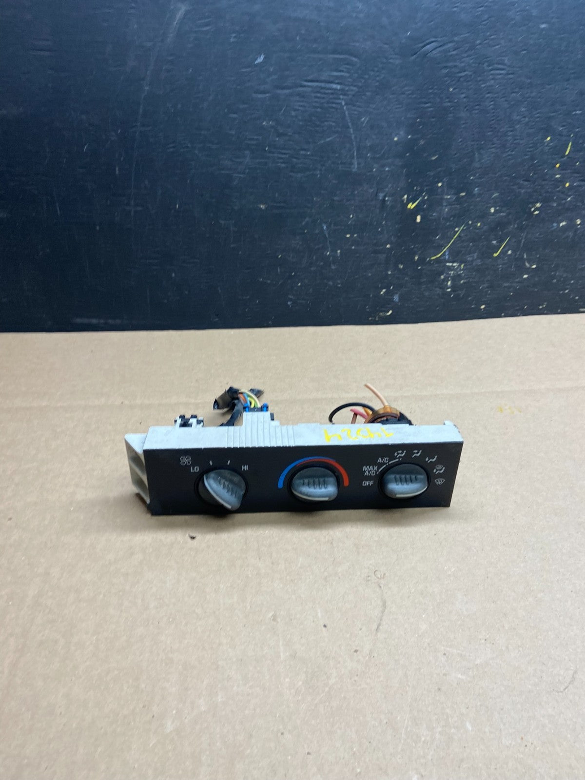 2001 - 2007 GMC Chevrolet Express 1500 Climate Control A/C t4324 DG0