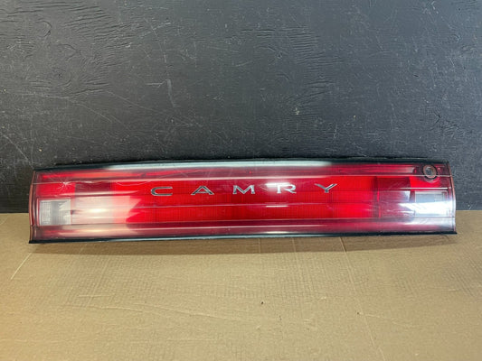 1992 1993 1994 Toyota Camry Center Trunk Rear Tail Light AF5220 DG0