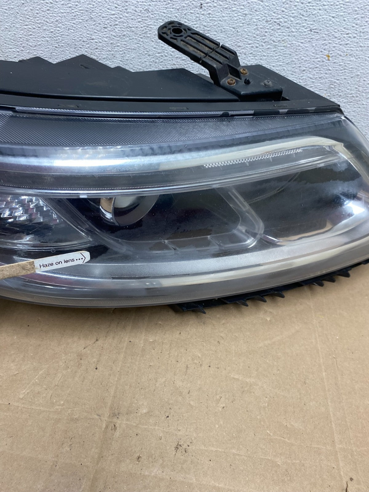 2014 to 2015 Kia Sorento Right Passenger RH Headlight Halogen AE4911 DW4