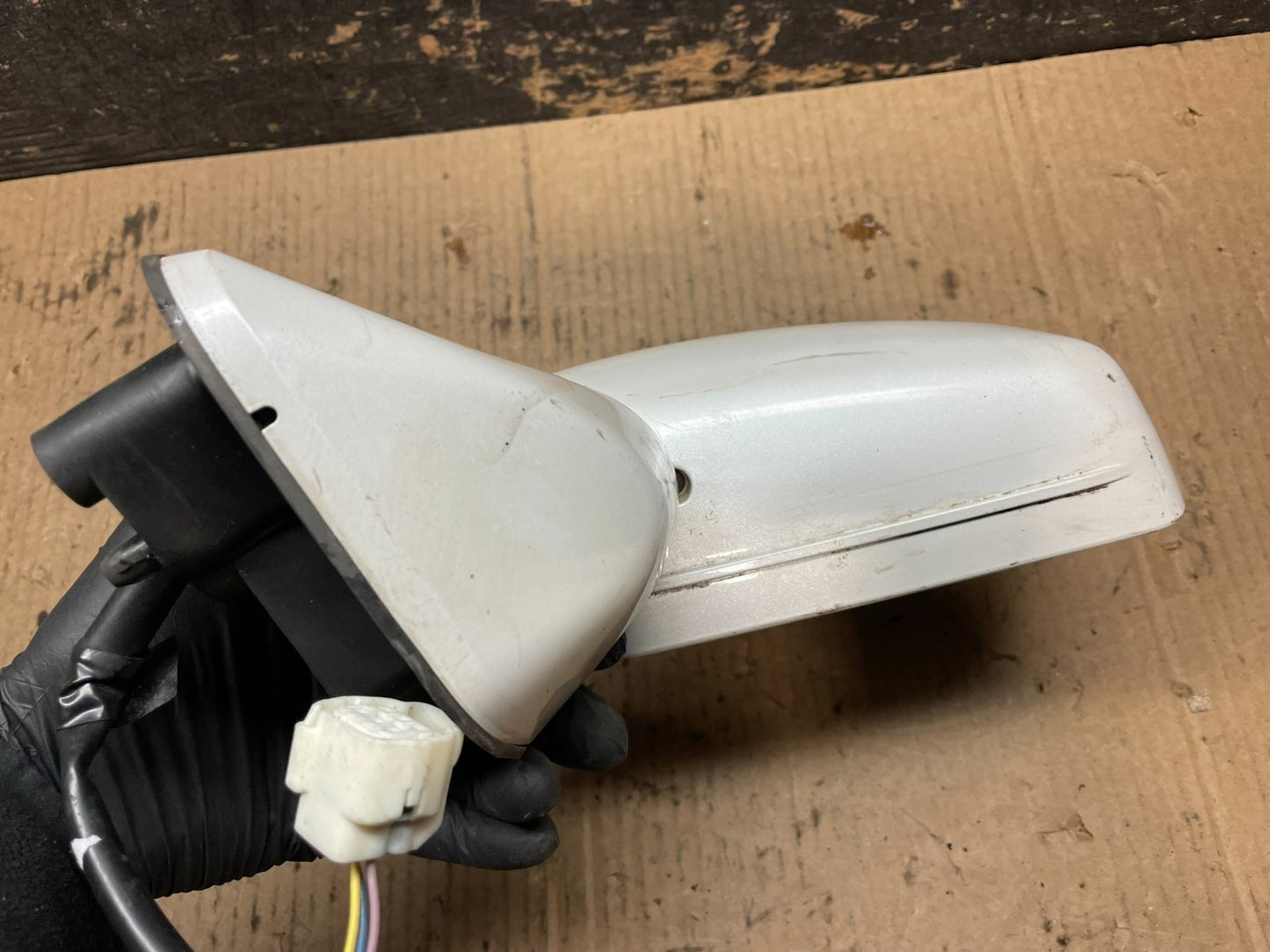 2004 - 2009 Mitsubishi Endeavor Left Driver LH Door View Mirror Y1230 MS3