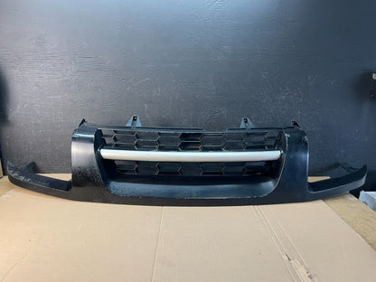 2002 to 2004 Nissan Xterra Front Upper Grill Grille AD8324 DG0