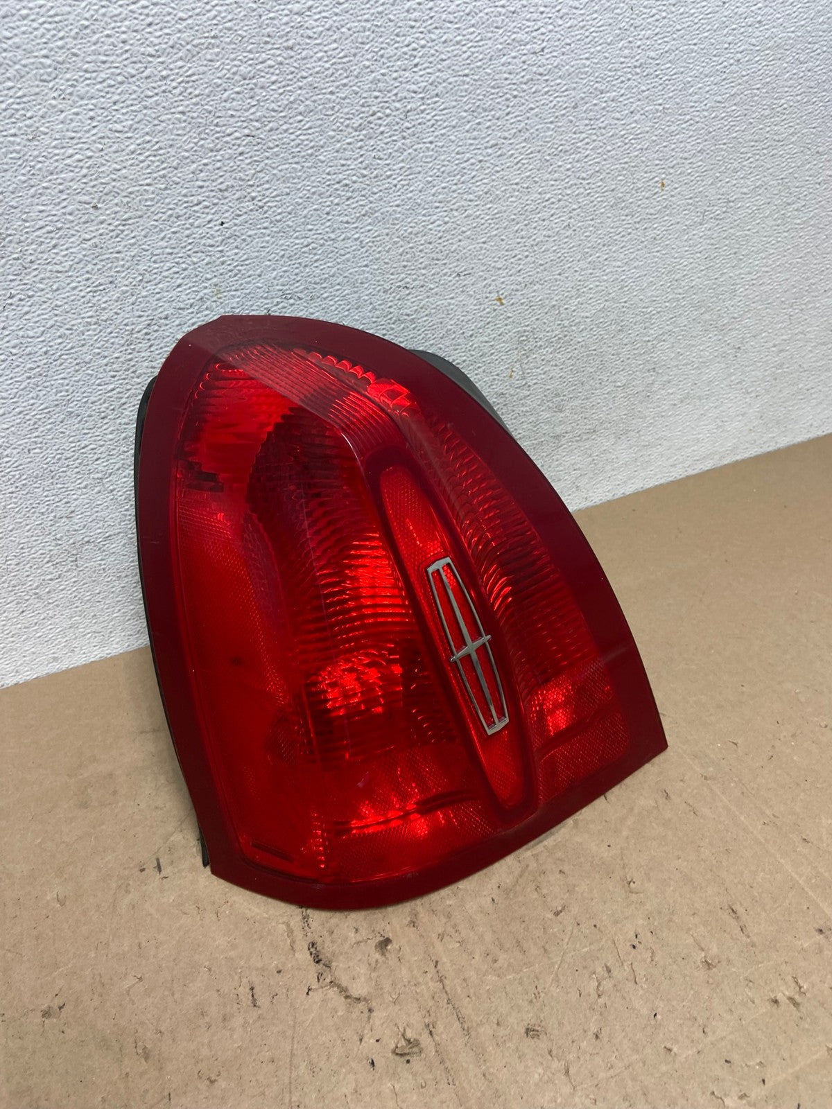1998 to 2002 Lincoln Town Car Left Driver Lh Tail Light AE6148 LK2