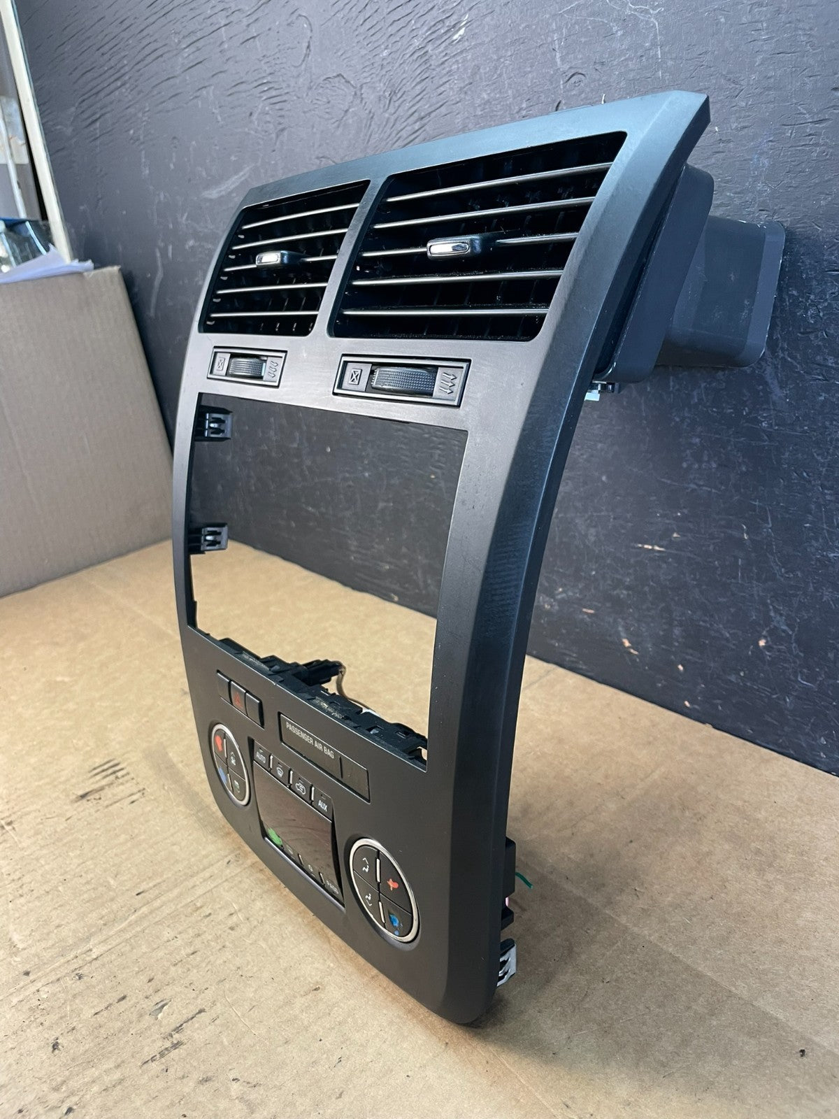 2007 to 2010 Saturn Outlook A/C HVAC Climate Control Radio Bezel Trim AC5220 DG3